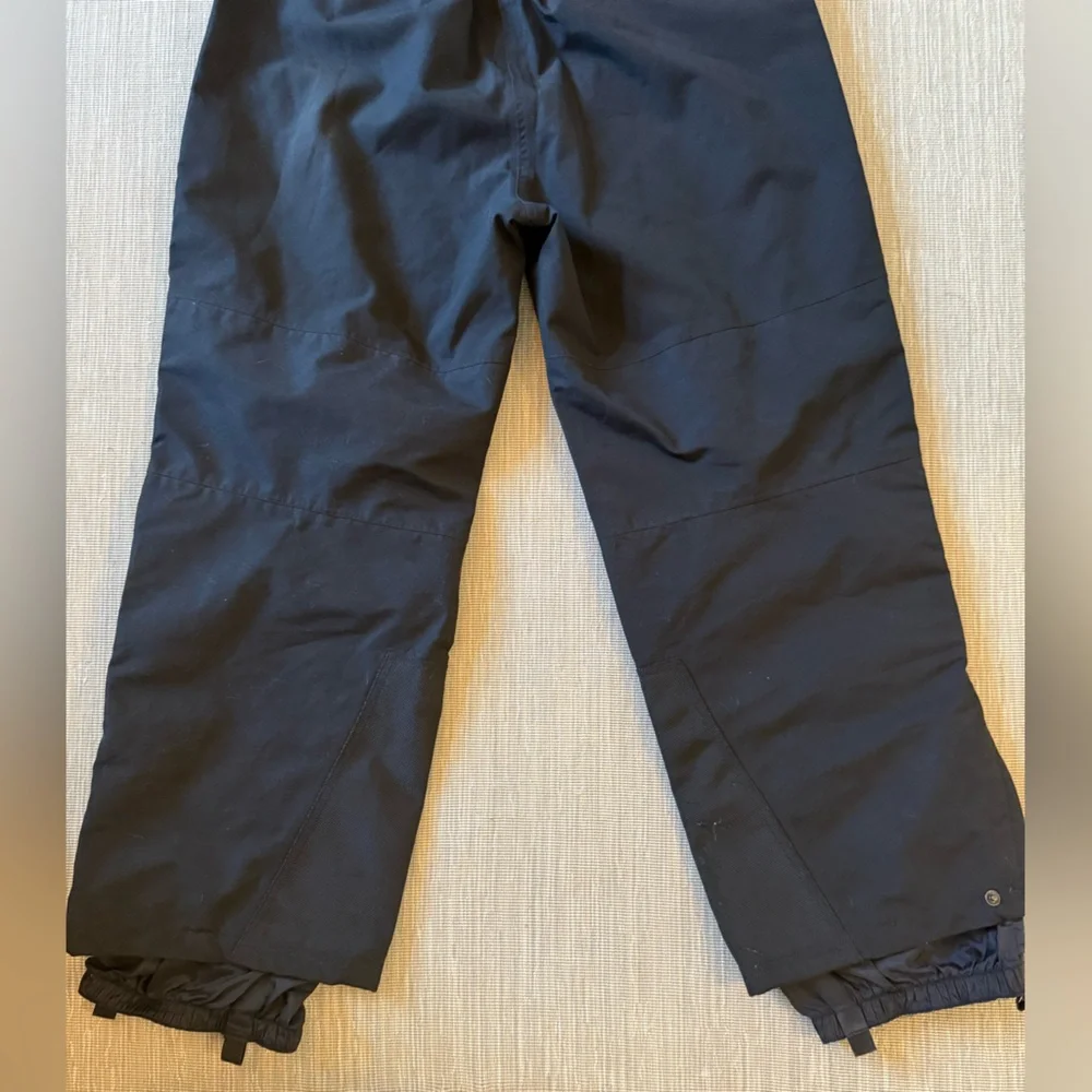 Mountain Hardwear Black Gore-Tex Snow/Ski Pants - Picture 8 of 10